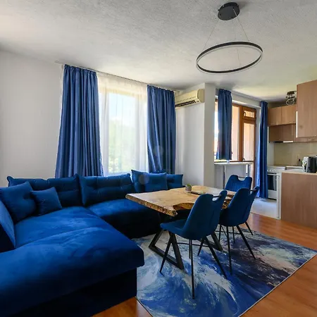 2 Min Walk To Main Street & 2bdr & Free Street Parking Sandanski