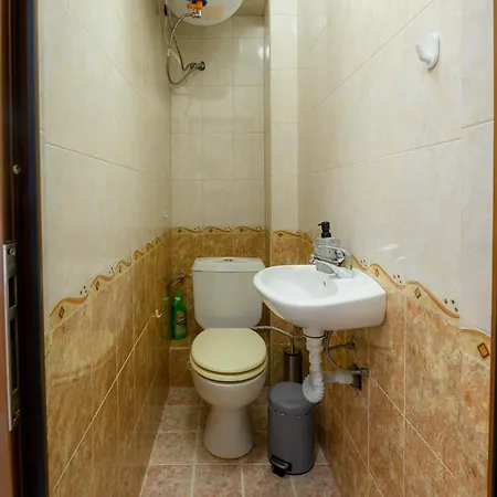 Apartament 2 Min Walk To Main Street & 2bdr & Free Street Parking