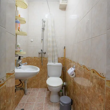 2 Min Walk To Main Street & 2bdr & Free Street Parking Apartament Sandanski