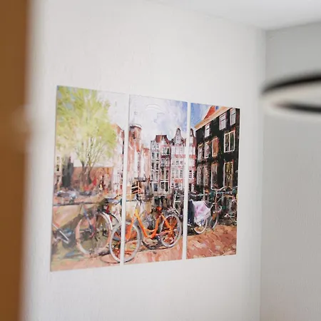 Apartament 2 Min Walk To Main Street & 2bdr & Free Street Parking *