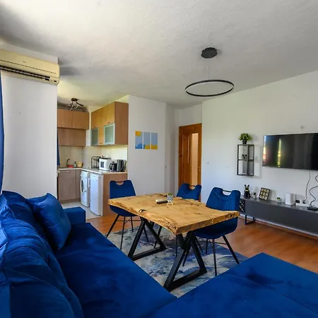 아파트 2 Min Walk To Main Street & 2bdr & Free Street Parking 산단스키